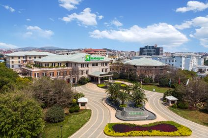 Holiday Inn New Port