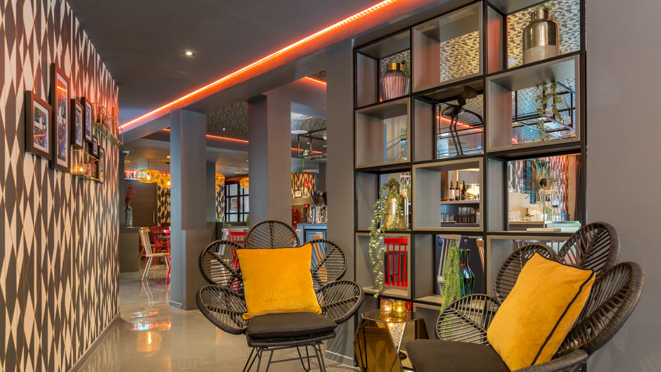 Leonardo Hotel Amsterdam Museum Quarter Lobby