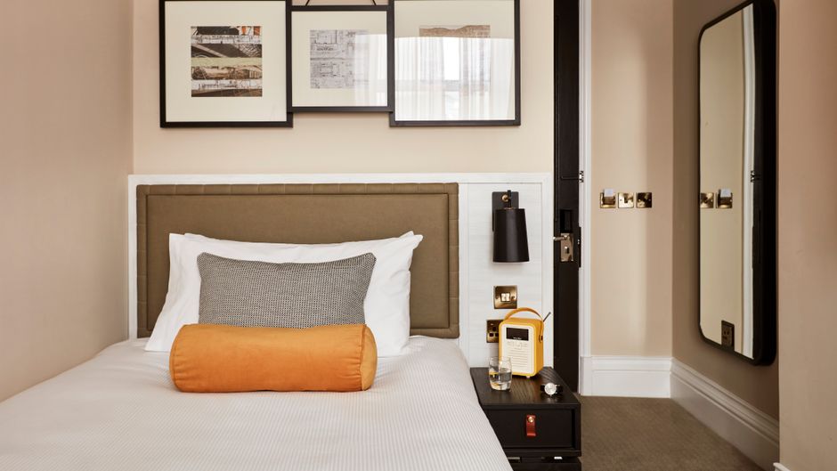 The Clermont London, Victoria Room