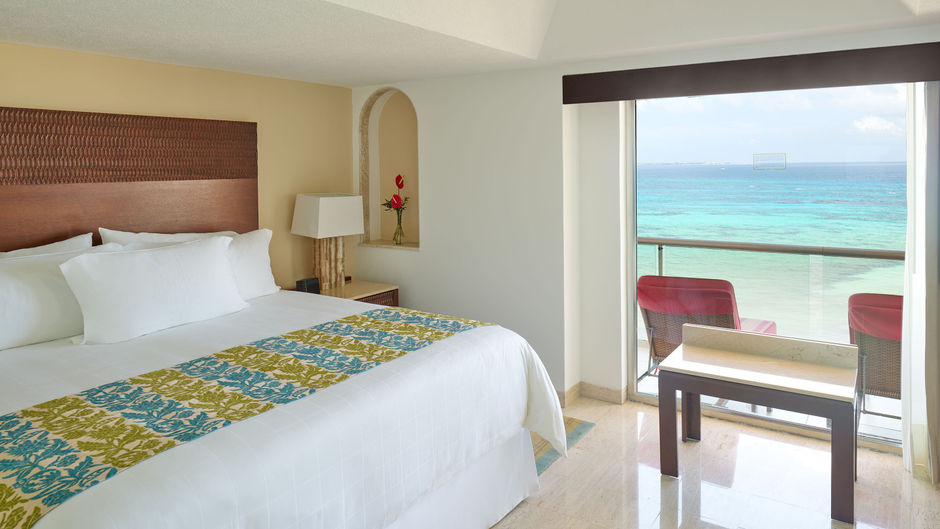 Grand Fiesta Americana Coral Beach Suite