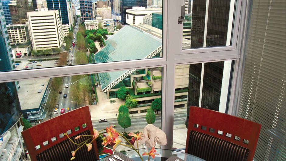 WorldMark Vancouver-The Canadian Exterior