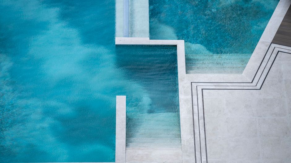 Crowne Plaza Shenzhen WECC Pool