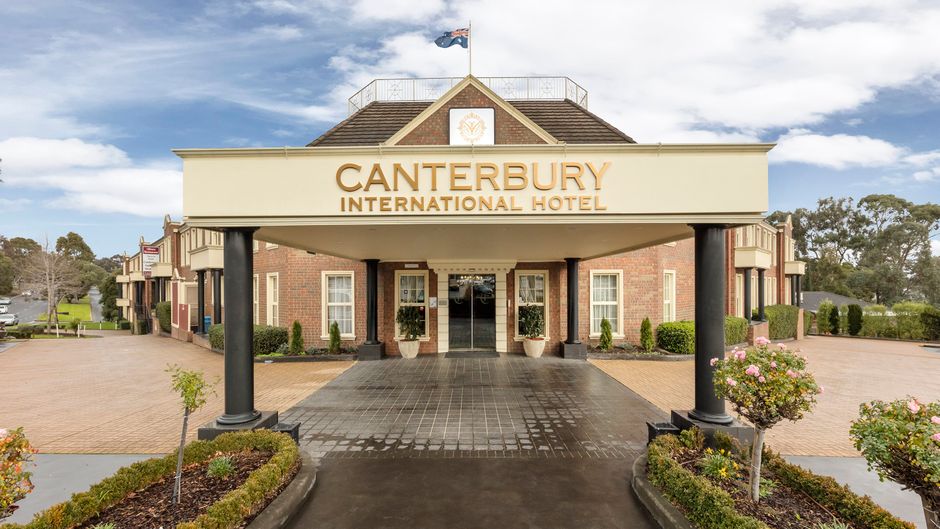 Canterbury International Hotel Exterior