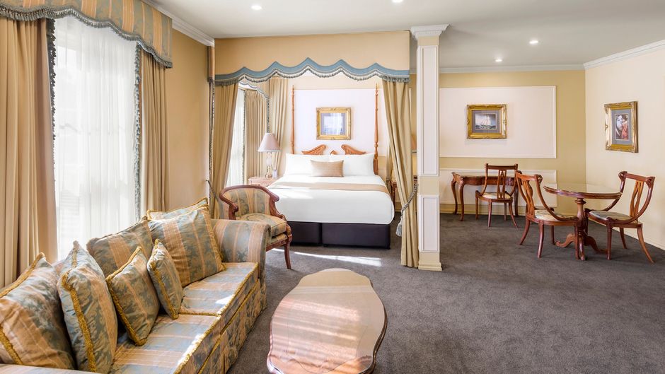 Canterbury International Hotel Room