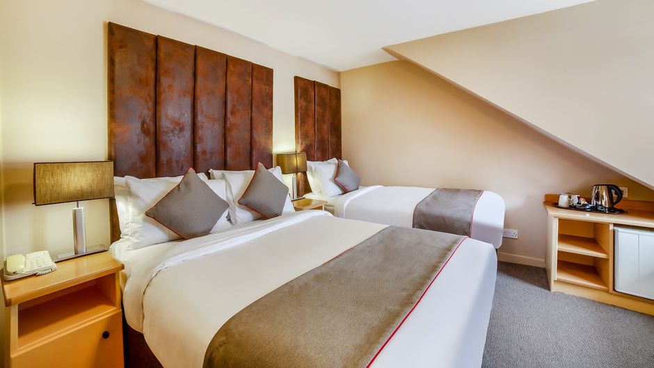 OYO Flagship Brentwood Room
