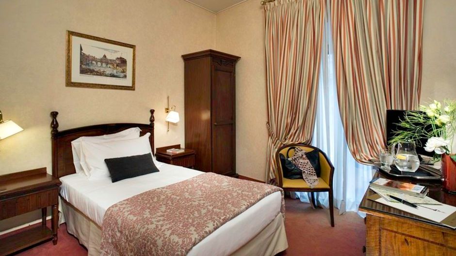 Colonna Palace Hotel Room