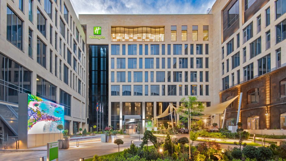 Holiday Inn Yerevan-Republic Square Exterior