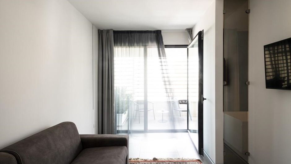Alkamuri Posh Hotel Room