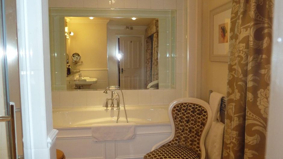 The Belmore Hotel Room