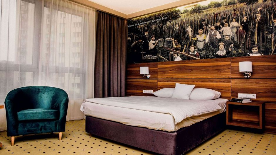 Ruben Hotel Room