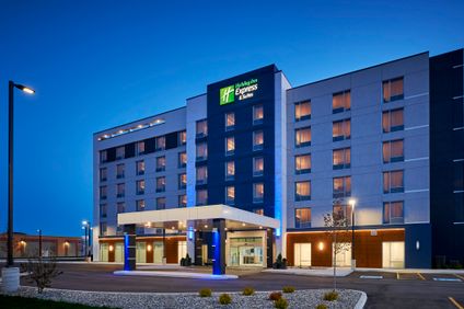 Holiday Inn Express & Suites Lakeshore