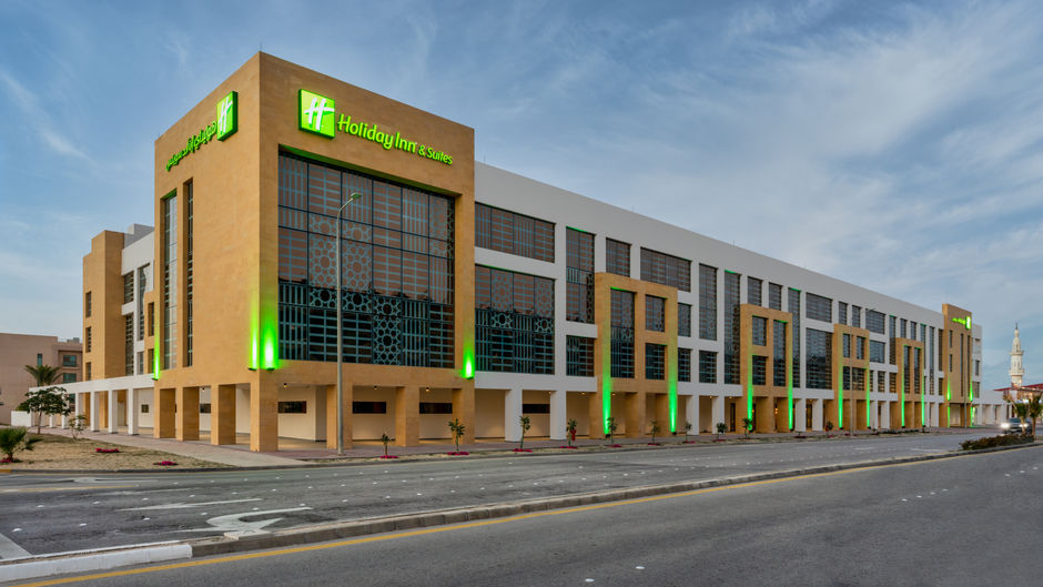 Holiday Inn & Suites Al Jubail Exterior