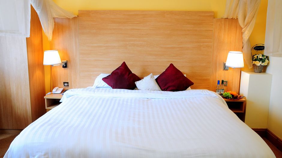 Queensgate Hotel Room