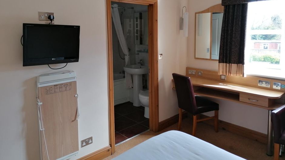 Queensgate Hotel Room