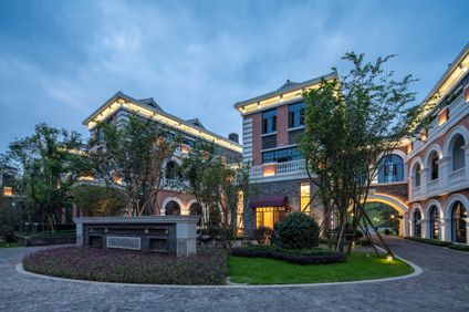 Hotel Indigo Heilong Lake