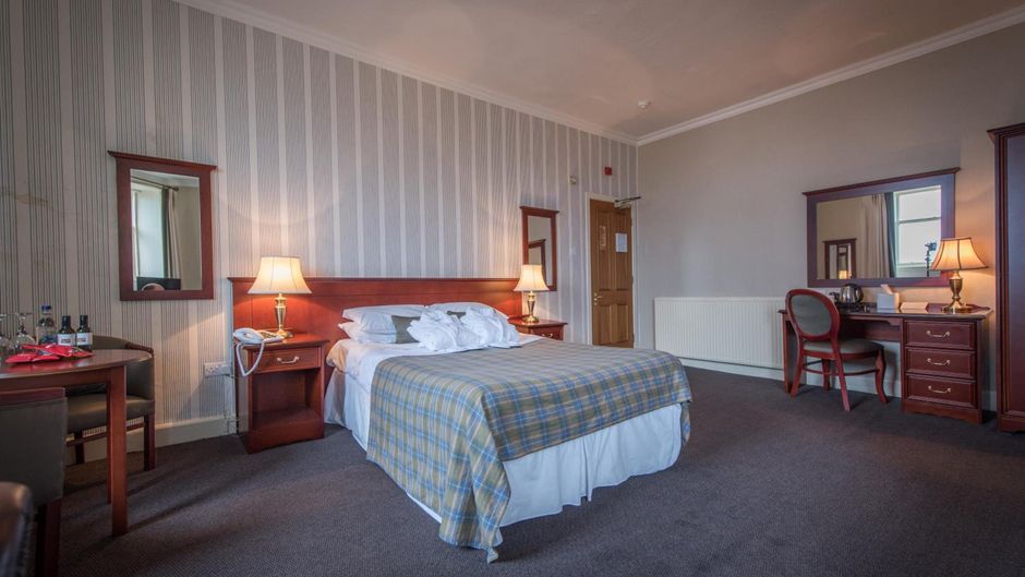 Royal Hotel Room