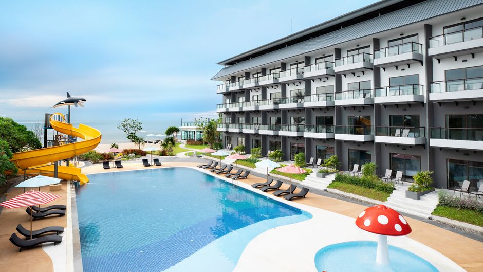 Centara Life Cha-Am Beach Resort Hua Hin Pool