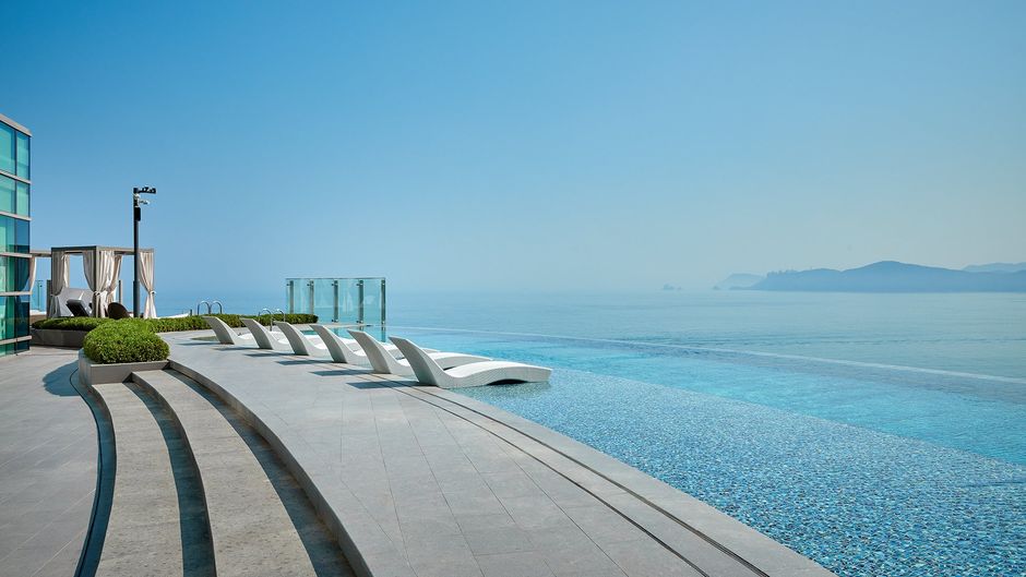 Signiel Busan Pool