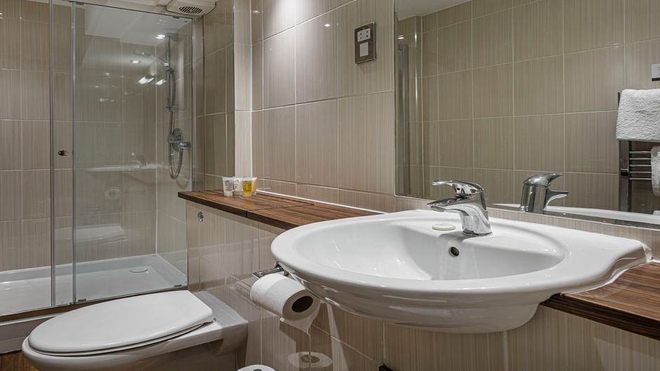 Three Swans Hotel Room