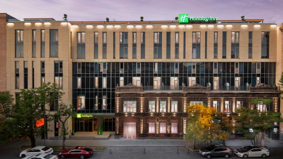 Holiday Inn Yerevan-Republic Square Exterior