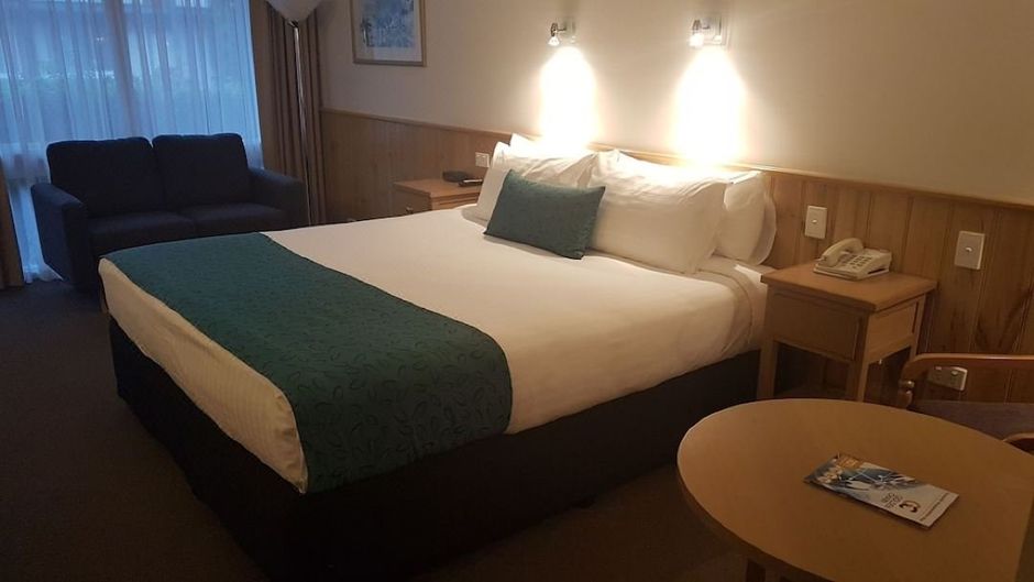 Coal Valley Motor Inn Room