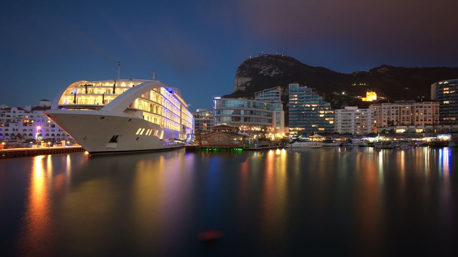 Sunborn Yacht Hotel Exterior