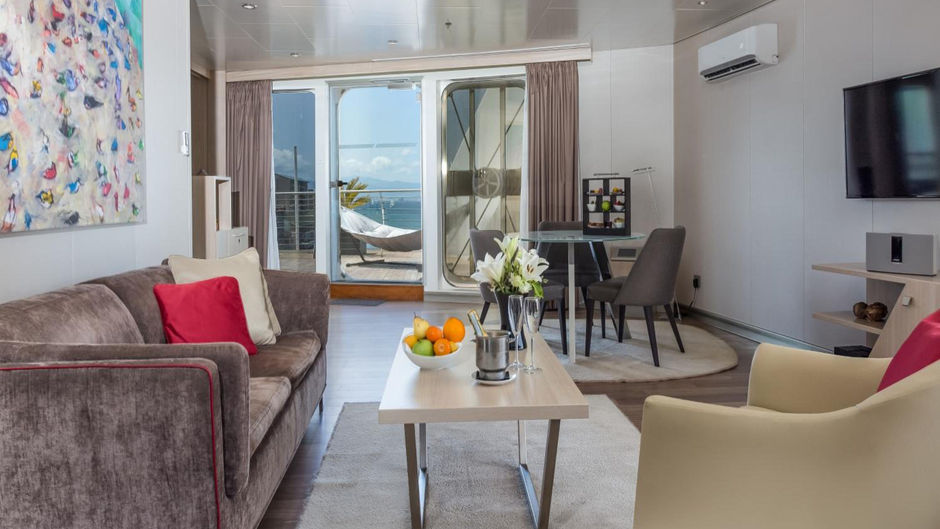 Sunborn Yacht Hotel Suite