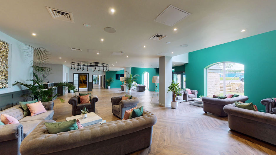 Van Dyk by Wildes Lobby