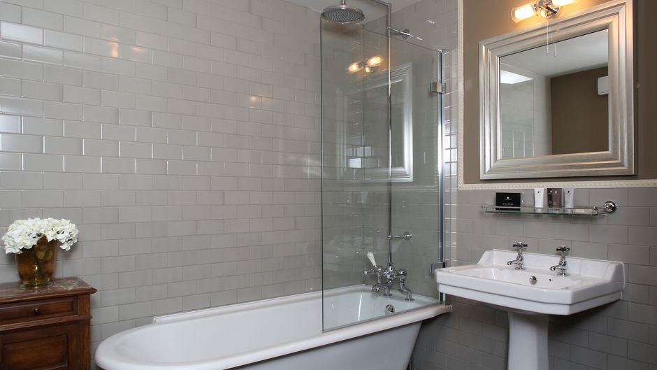Crown & Thistle Hotel Room