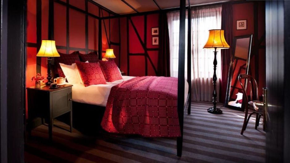 Crown & Thistle Hotel Suite