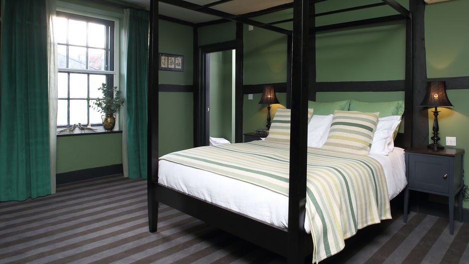 Crown & Thistle Hotel Suite