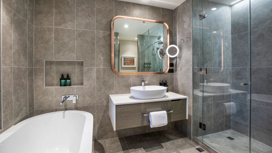 Crowne Plaza Melbourne Room