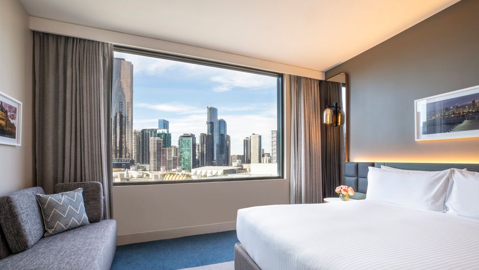 Crowne Plaza Melbourne Room
