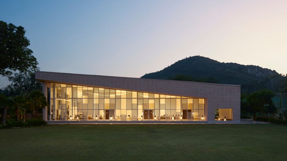 Taj Aravali Resort & Spa Exterior