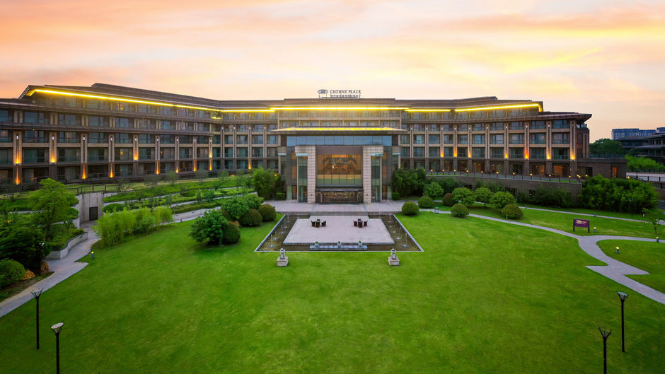 Crowne Plaza Xuzhou Dalong Lake Exterior