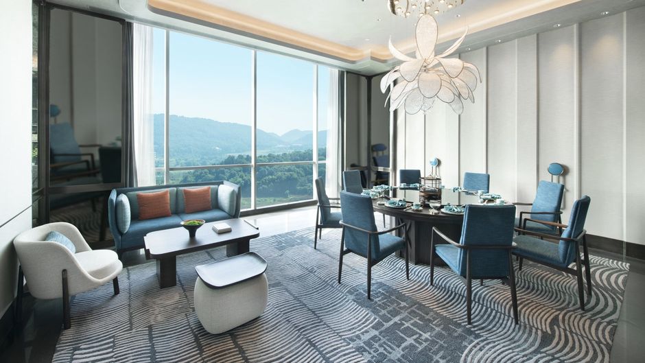 Crowne Plaza Wuhan Optics Valley Restaurant