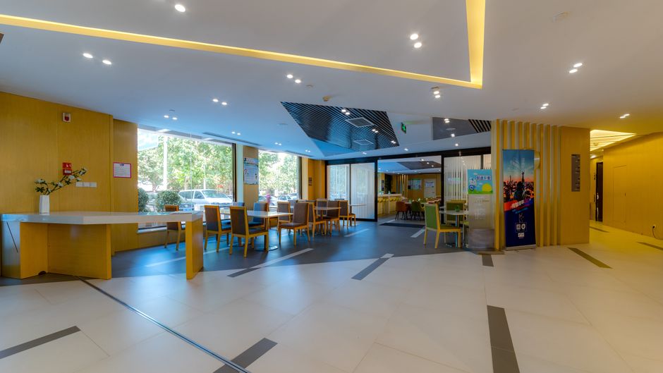 Holiday Inn Express Shijiazhuang Exterior