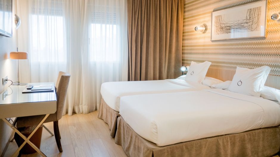 Hotel Opera Room