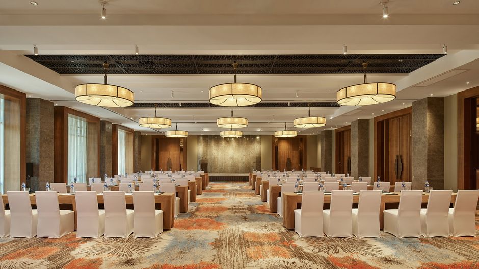 HUALUXE Ningbo Harbor City Meeting