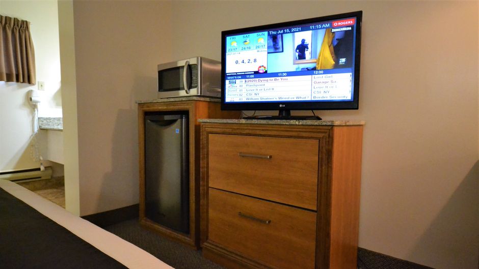 Newmarket Inn Room