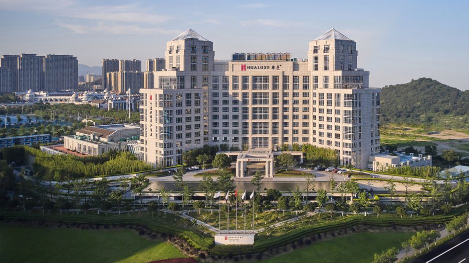 HUALUXE Ningbo Harbor City Exterior