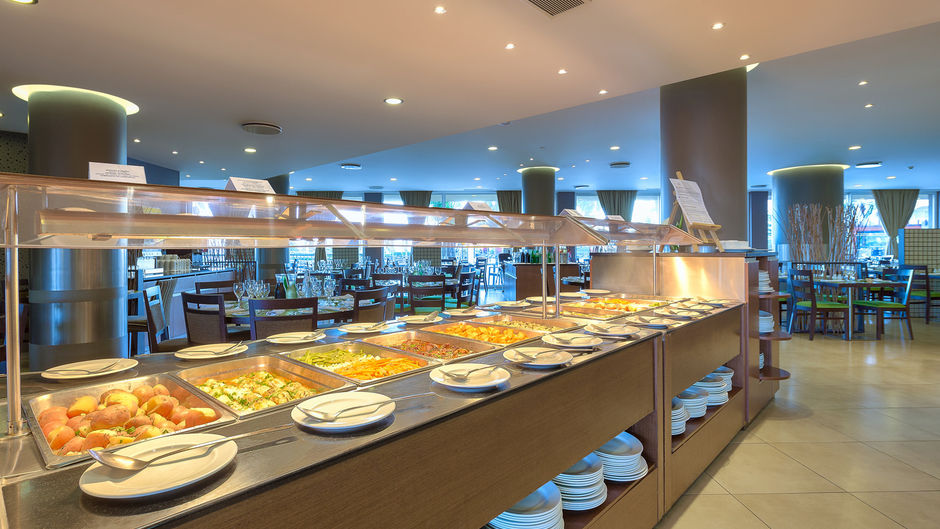 Four Views Oasis Hotel Restaurant