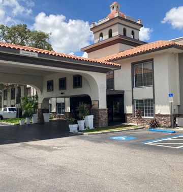 Red Roof PLUS+ Tampa - Busch Gardens