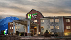 Holiday Inn Express & Suites