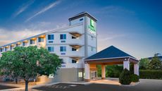 Holiday Inn Express Airport