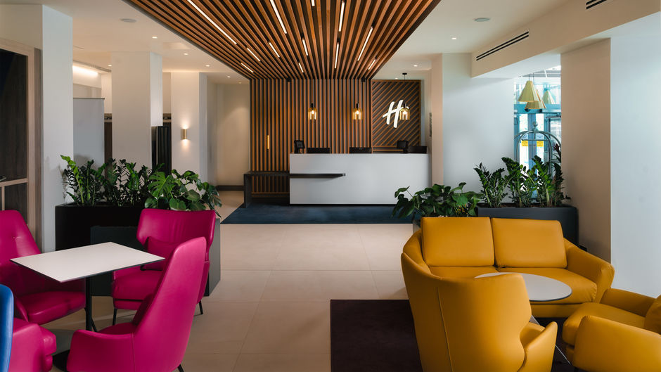 Holiday Inn Birmingham Airport Lobby
