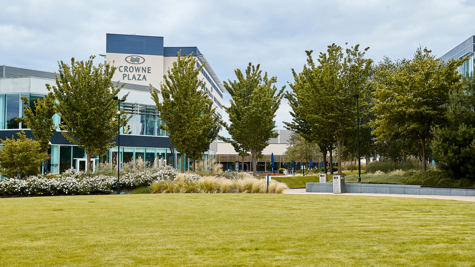 Crowne Plaza Reading Exterior