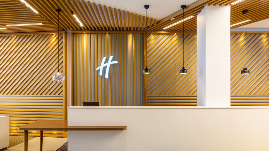 Holiday Inn Dublin Airport Lobby