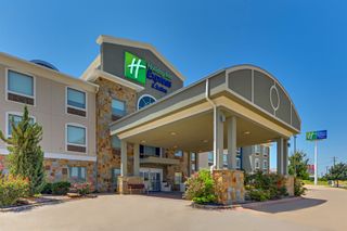 Holiday Inn Express Hotel & Suites