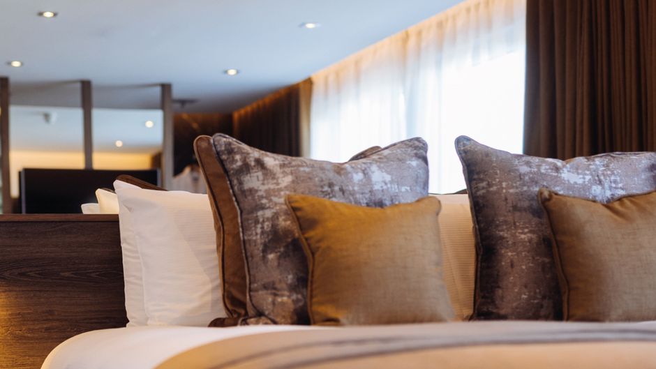 Redhurst Hotel Room